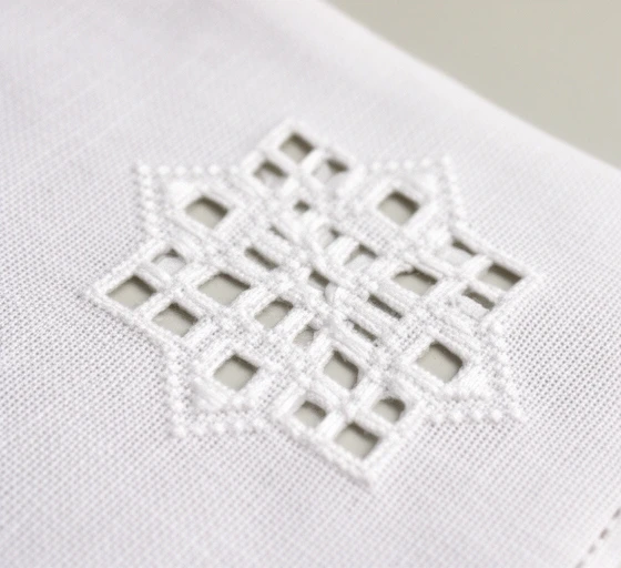 Hardanger – biała robota na lnie