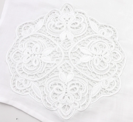 Haft richelieu – ażurowe wycięcia